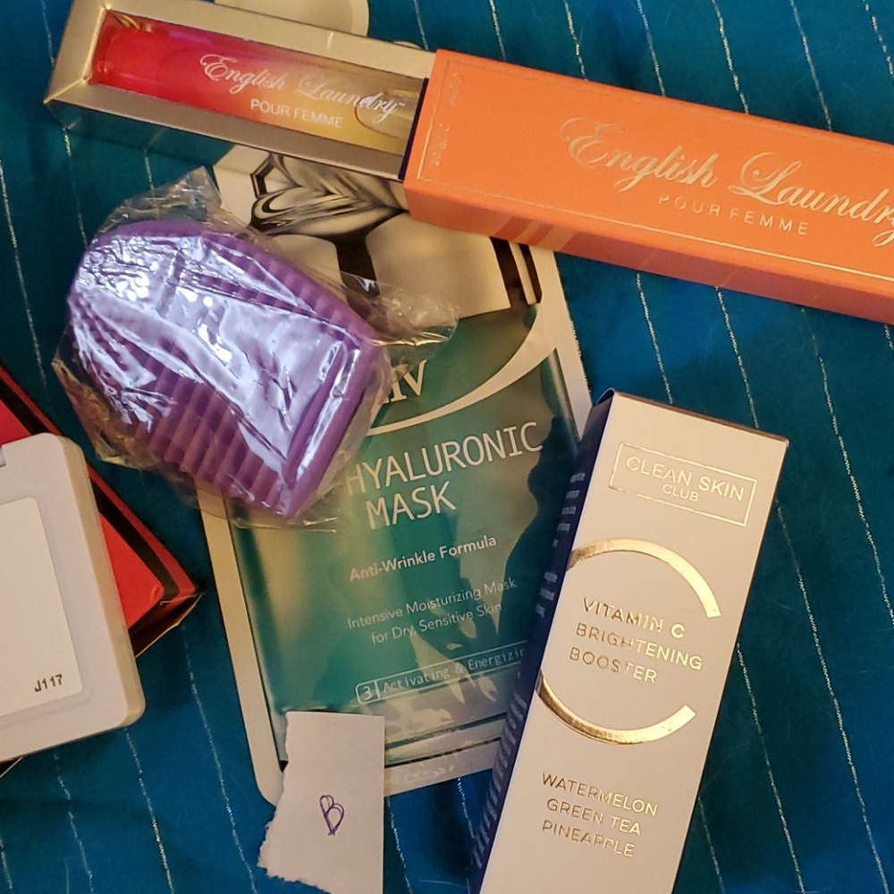 Beauty Bundle: Blinc, Hourglass, Pur, Ciate - Picture 5 of 5